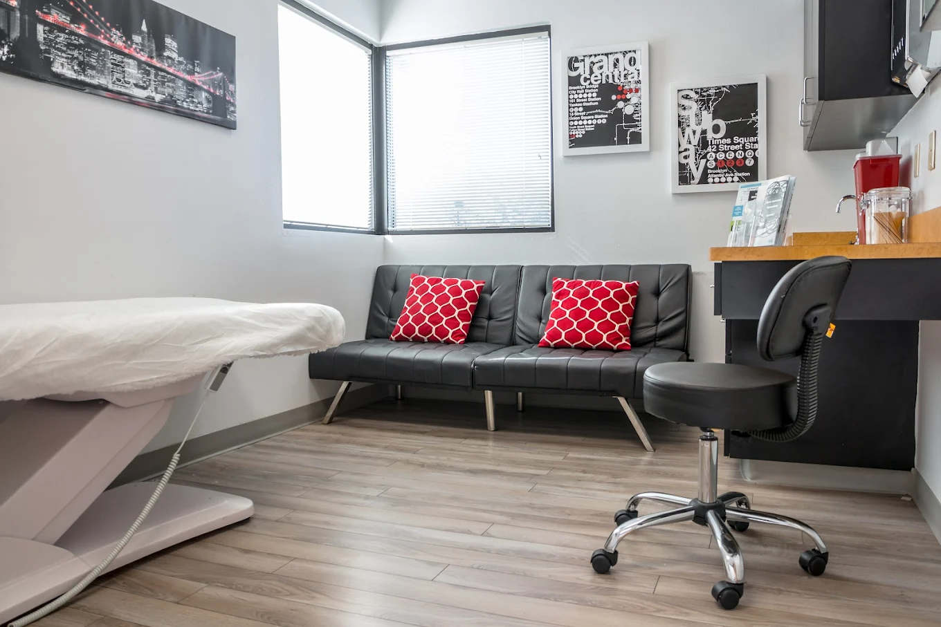 Private patient treatment room at Med X Scottsdale